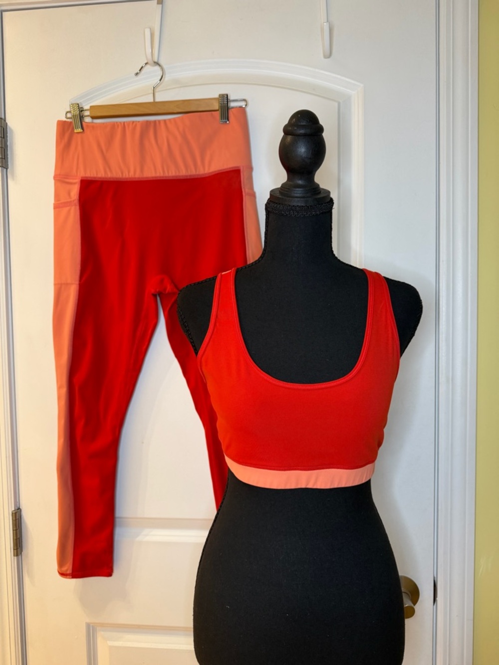 Four Laps Women's Red & Coral Two-Tone Sports Bra and Legging Set size L